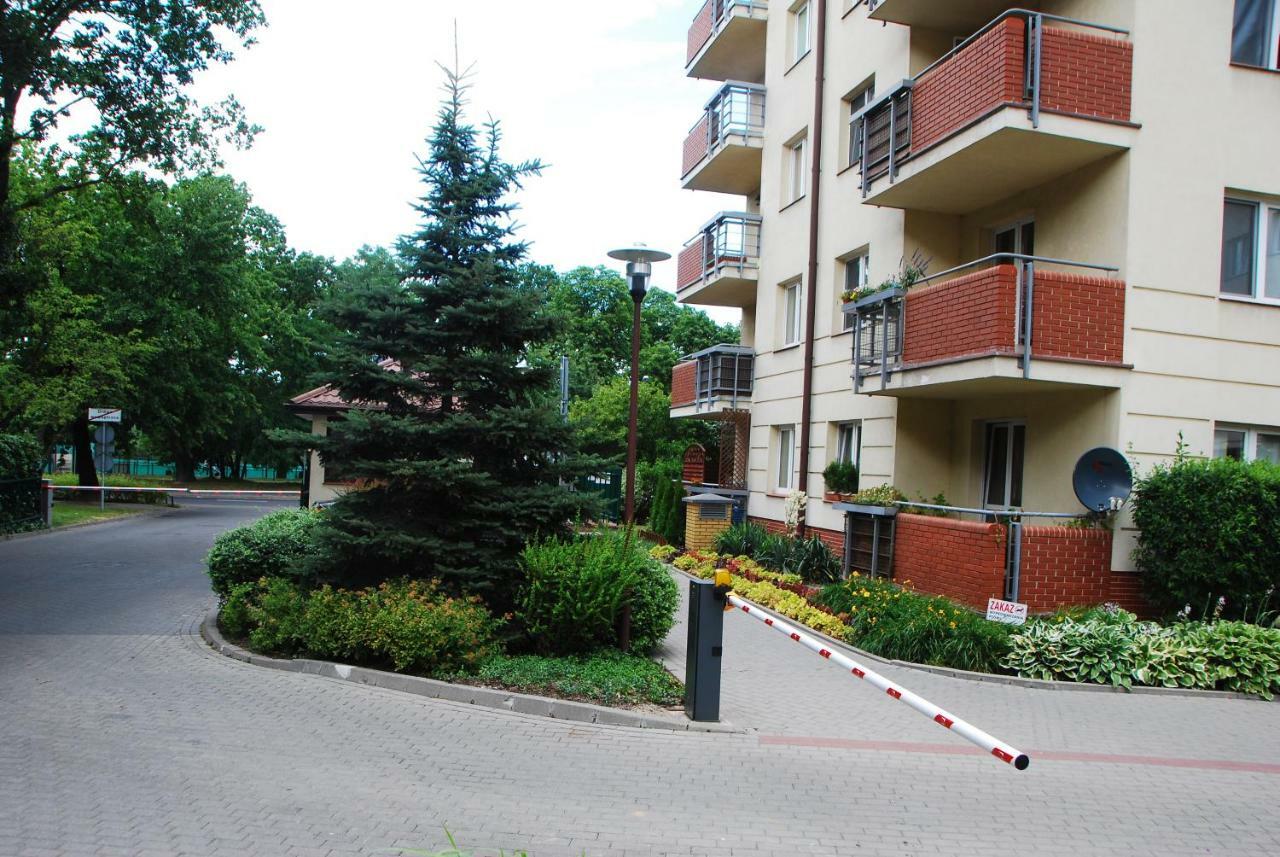 Kasztanowa Apartament Varsó Kültér fotó