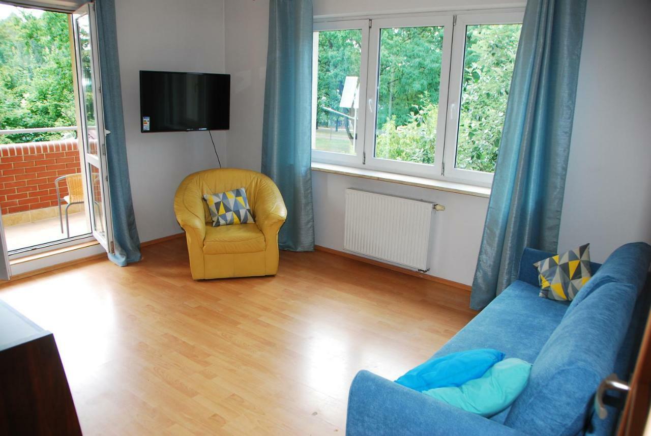 Kasztanowa Apartament Varsó Kültér fotó