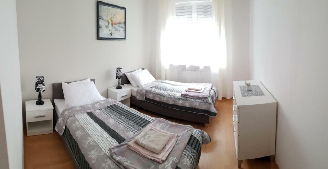 Kasztanowa Apartament Varsó Kültér fotó